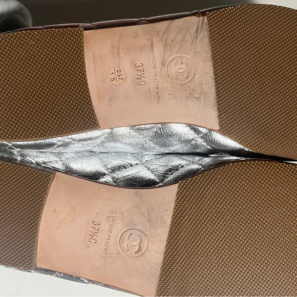 CHANEL Metallic Silver Flats - Picture 6 of 12